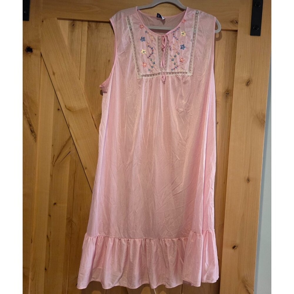 NWOT Vtg Tiger Lily Size 48 XL Pink Satin Embroidered Nightgown Lace Sleeveless